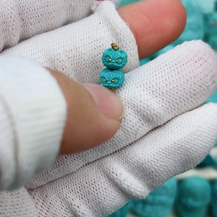 绿松石未镶嵌挂件