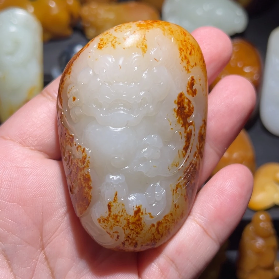 （***）和田玉未镶嵌颈饰