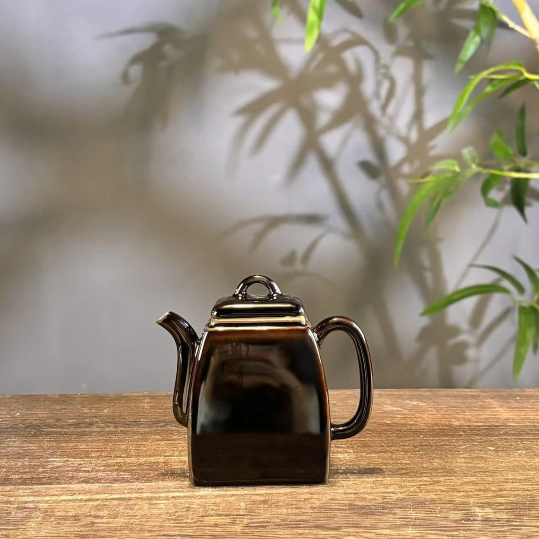 【礼盒】俞闽堂玄色釉汉方壶 DC-3212