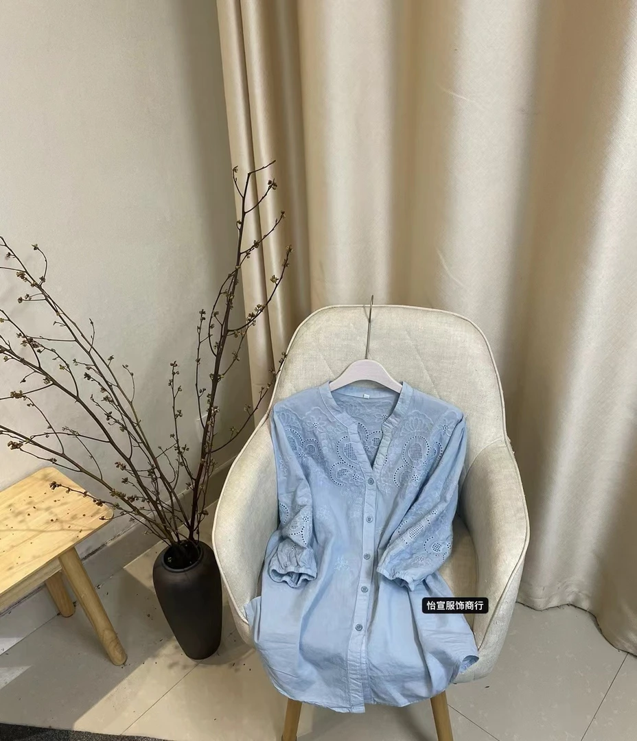 文艺休闲提花V领衬衣女