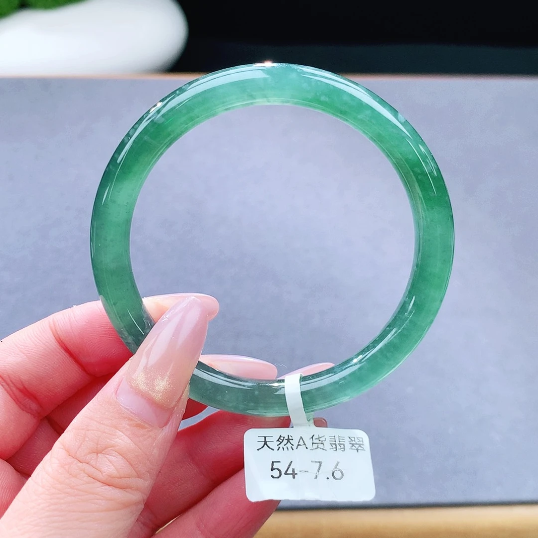 未镶嵌手镯（圆镯）翡翠