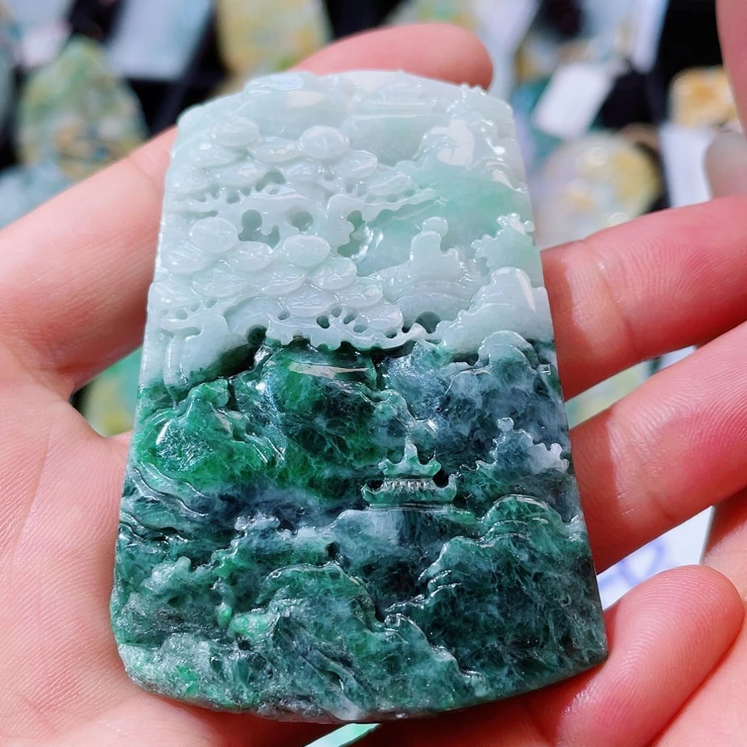 翡翠未镶嵌颈饰一