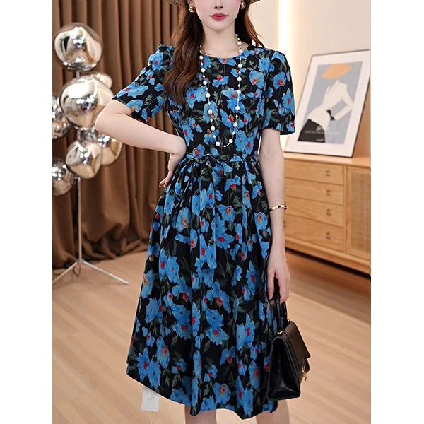 夏季时尚气质度假旅游宽松轻薄透气显瘦A字收腰碎花圆领连衣裙