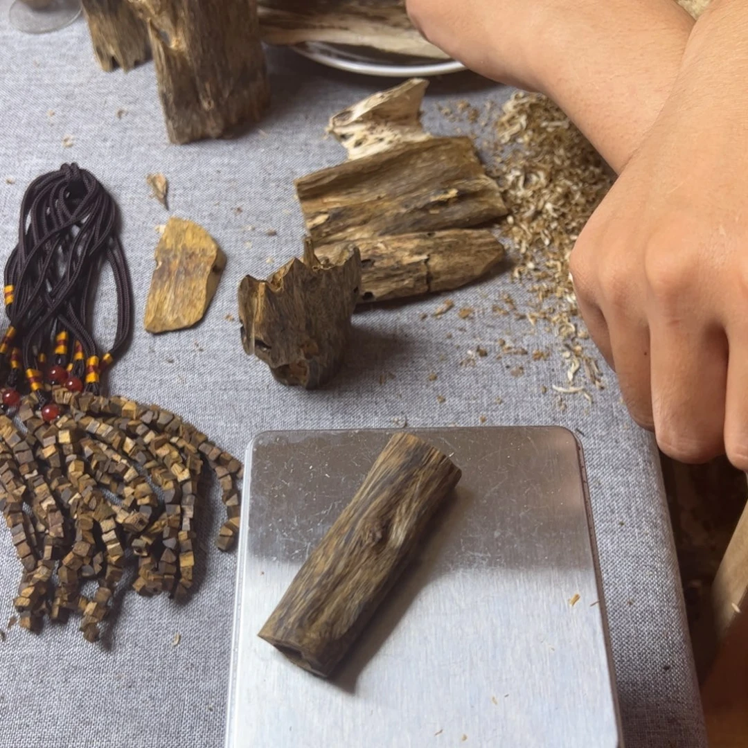 龙***威沉香碎屑沉香蓝宝石9.5克