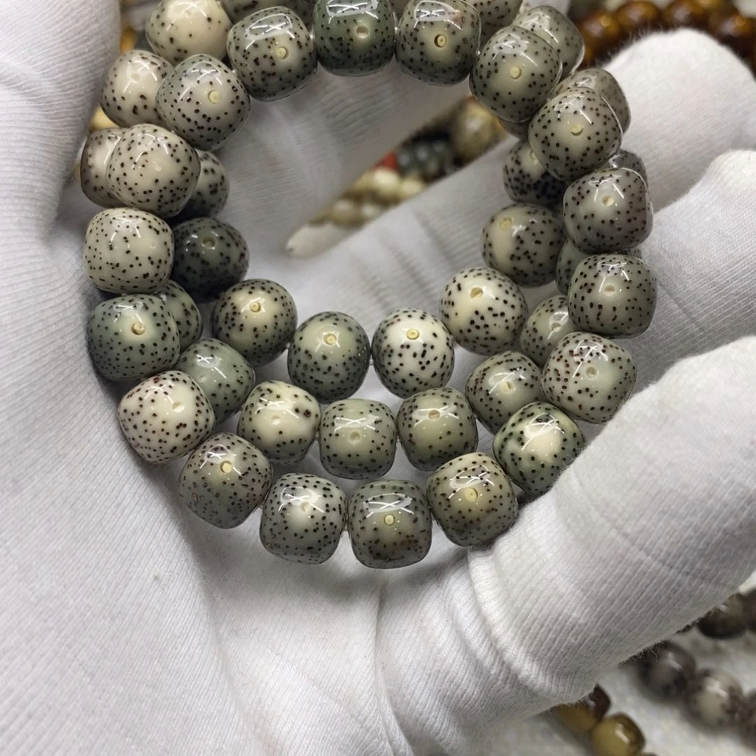 星月菩提手串海南原生态星月菩提