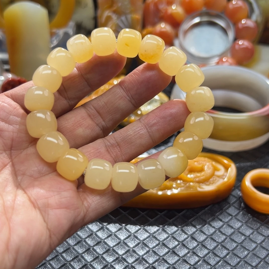 石英质玉未镶嵌颈饰