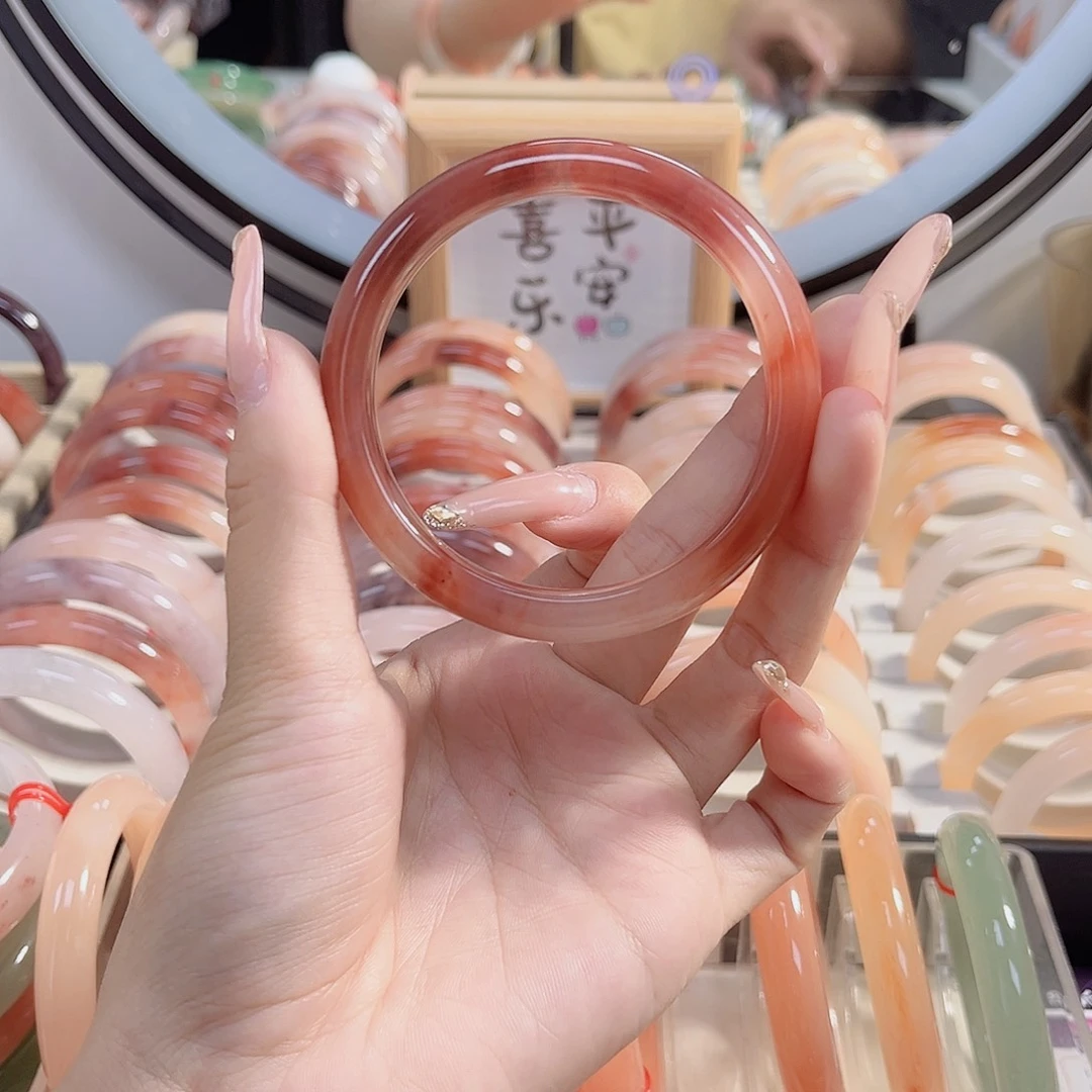 石英质玉手镯未镶嵌金**娟