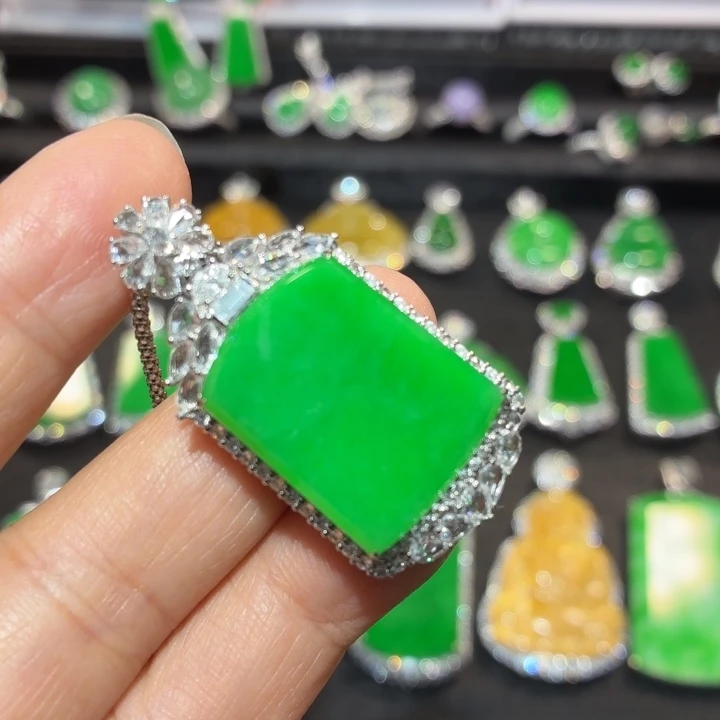 翡翠18K金镶嵌吊坠(不含链)翡翠