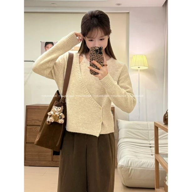 【稻花香②】东大门韩版洋气慵懒不规则设计感交叉露肩针织毛衣9726