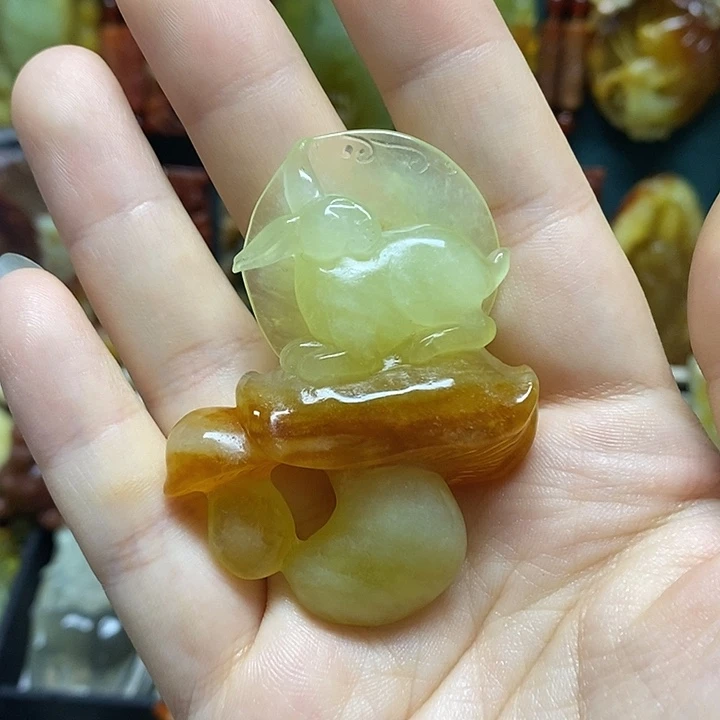 未镶嵌岫玉吊坠(赠链)