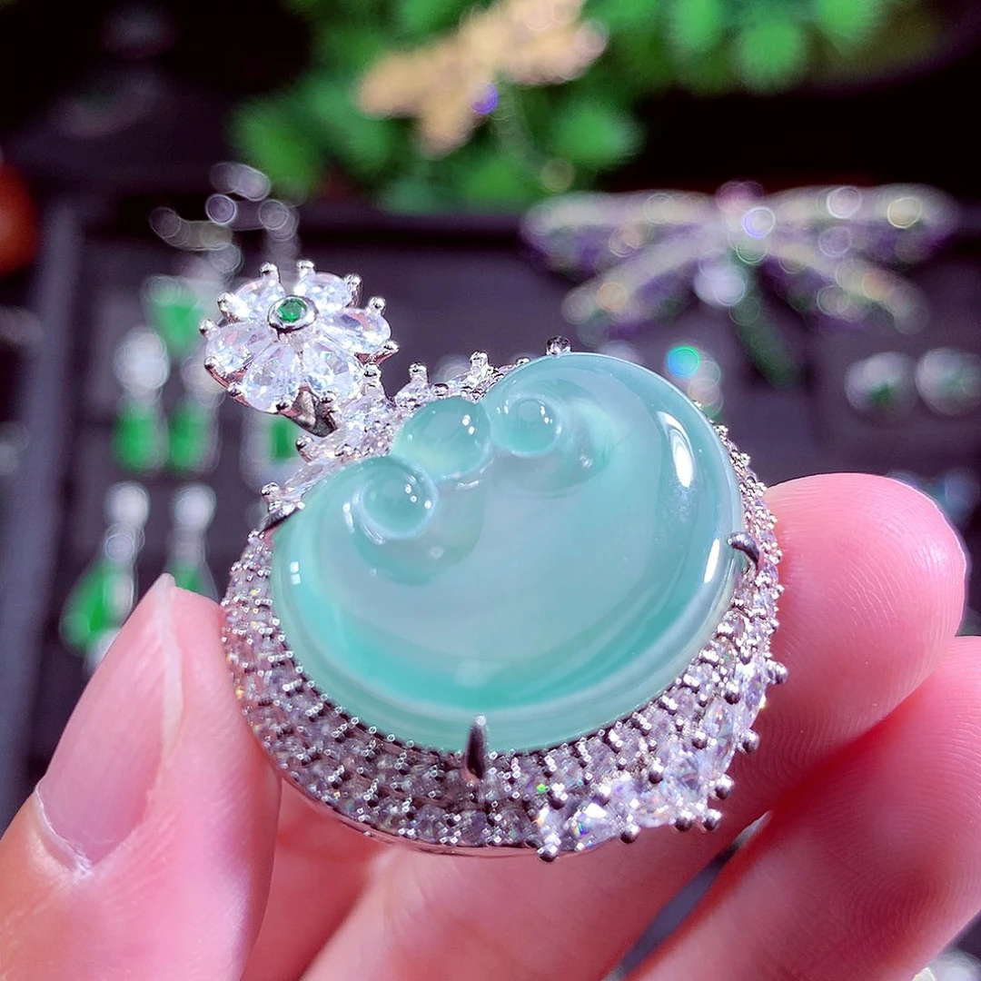 颈饰未镶嵌翡翠天然