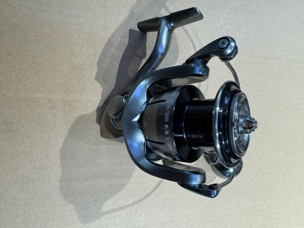 谷山飞鹰精品纺车轮金属球形握丸打黑海钓远投