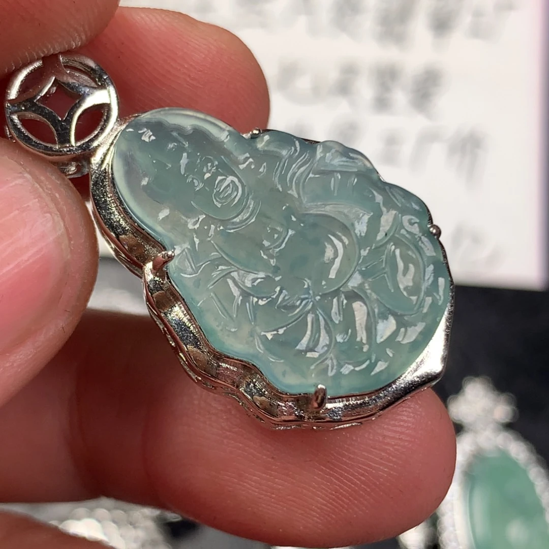 翡翠未镶嵌颈饰财神