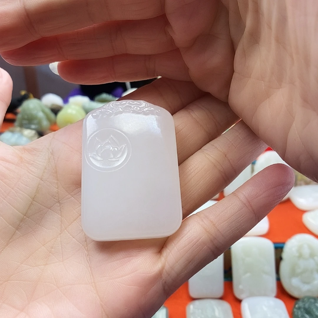 安***I和田玉未镶嵌颈饰