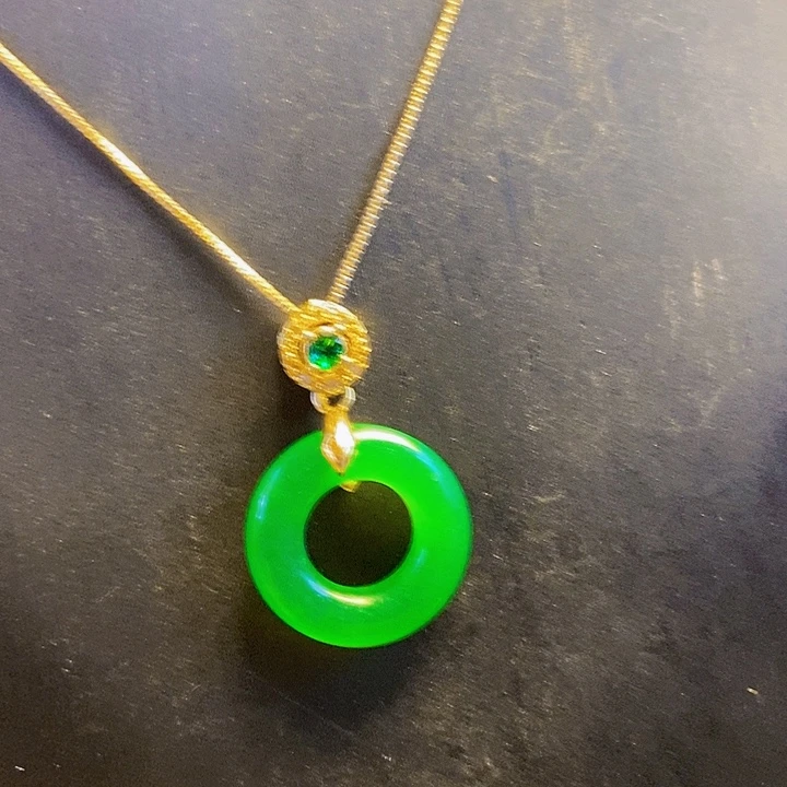 翡翠14K金镶嵌颈饰