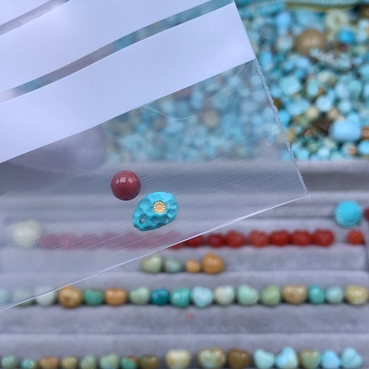 路***鹿南红玛瑙未镶嵌珠宝奇石