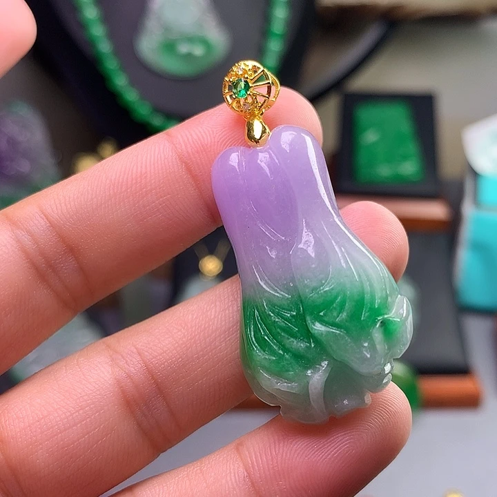 吊坠(赠链)未镶嵌翡翠
