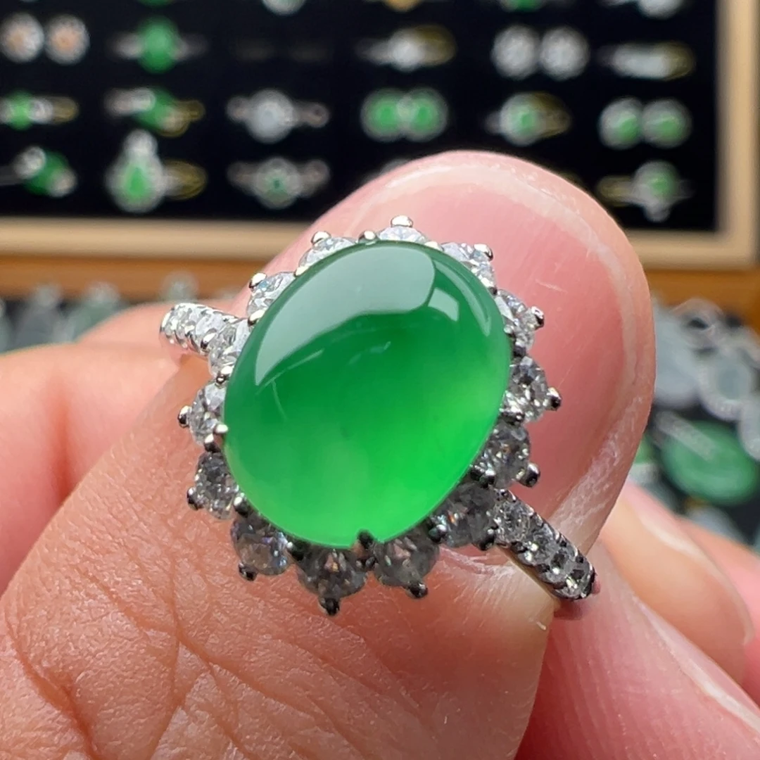 翡翠18K金镶嵌戒指蛋面8.8