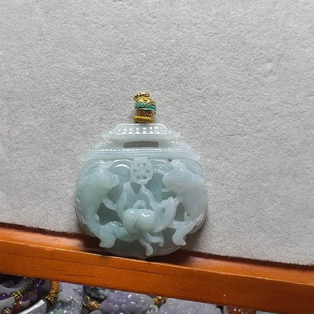 吊坠(赠链)未镶嵌翡翠