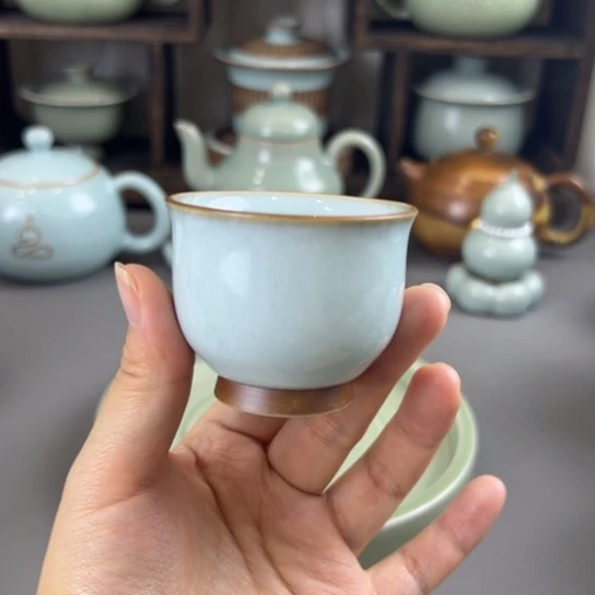 瓷片到手两只，不带礼盒，