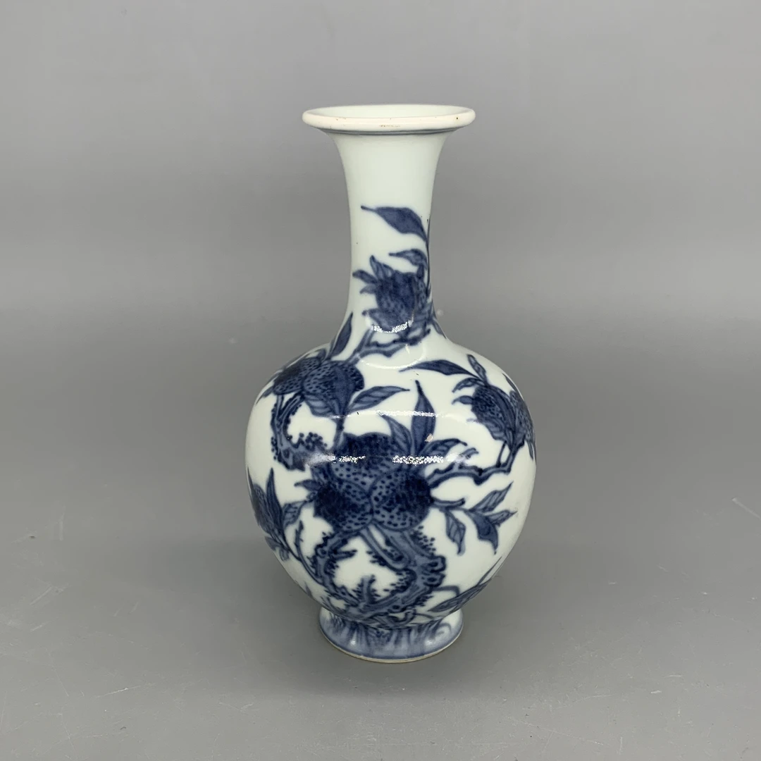 82510060*晚清青花花果纹撇口瓶/瓷器八/江苏省文物总店/MM