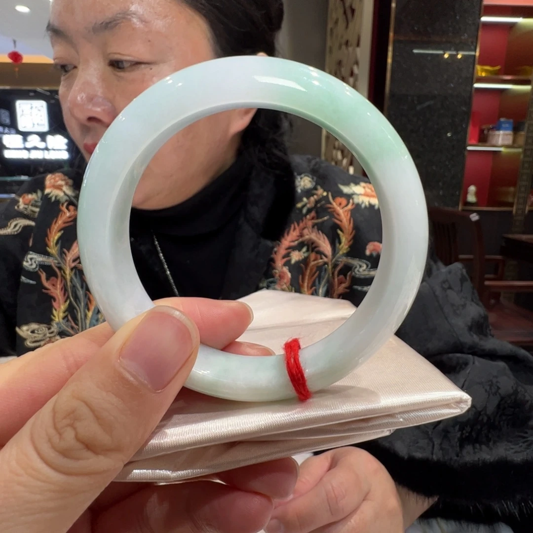 翡翠未镶嵌手镯白底青55-56
