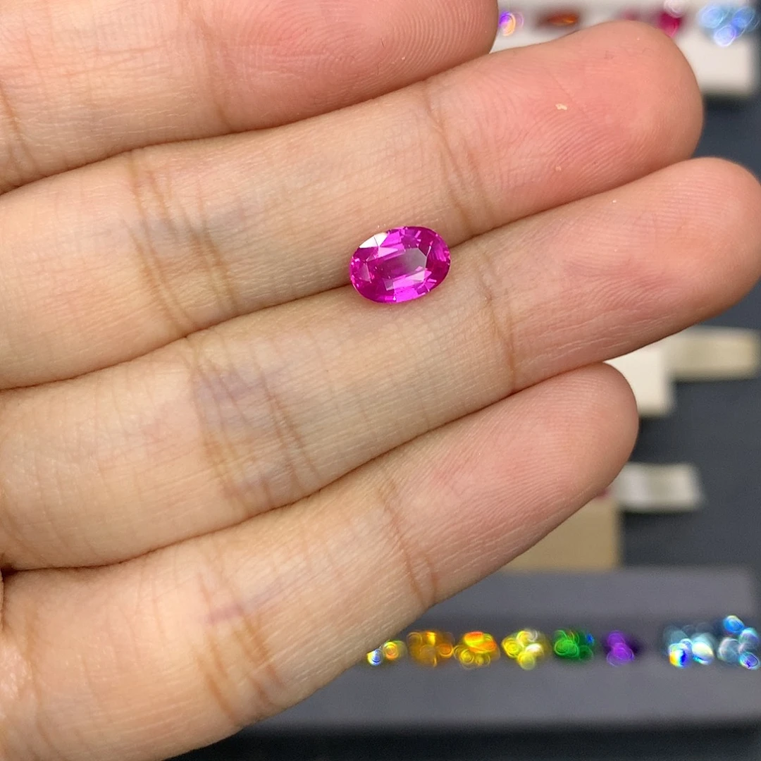 彩色蓝宝石裸石1.52克拉无烧热粉吉尔德大证