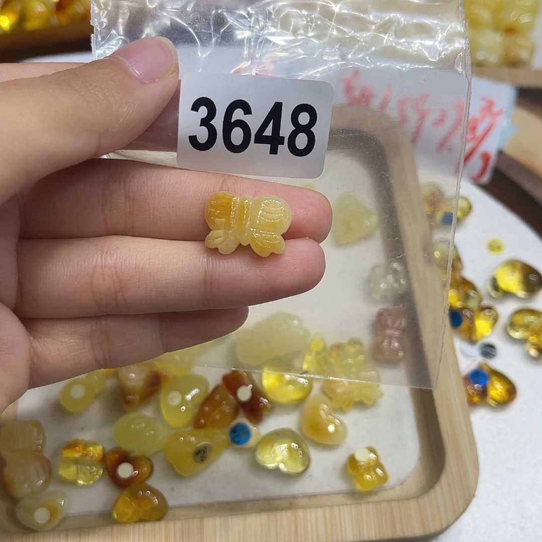 琥珀未镶嵌珠宝奇石