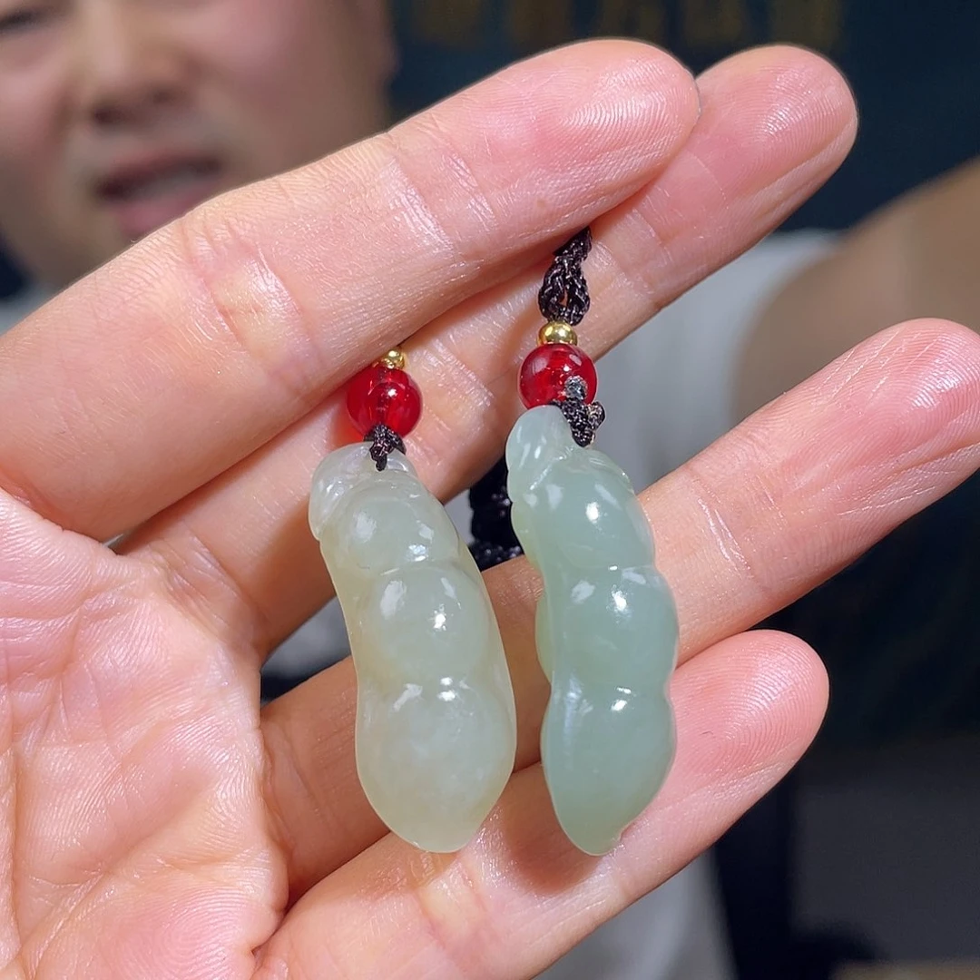 和田玉未镶嵌颈饰多样性发一件