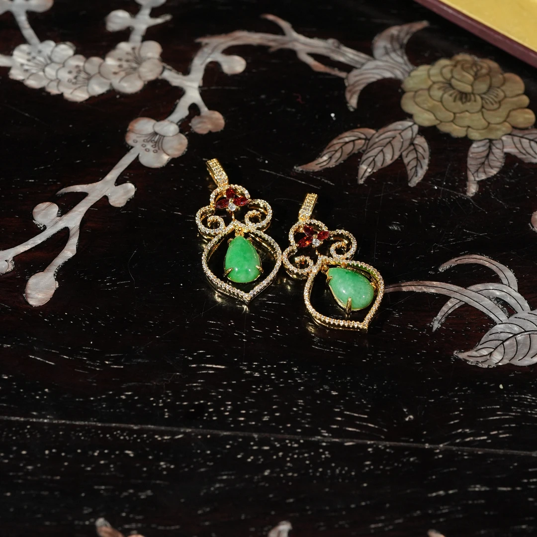 2.9香港王老板-翡翠镶嵌吊坠多样性发一5y98