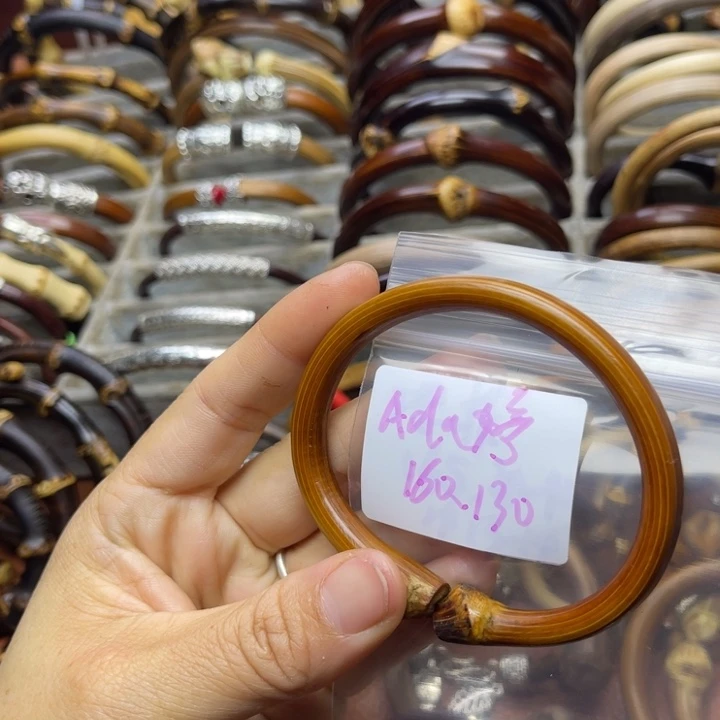 鸡翅木A***婷我们在这里