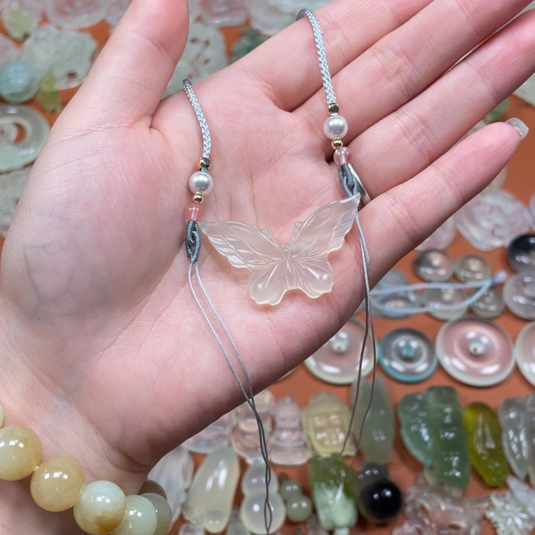 蛇纹石玉未镶嵌颈饰