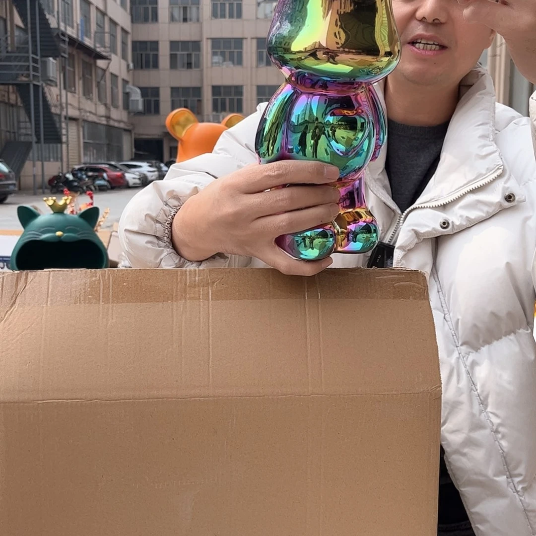 树脂21厘米彩摆件