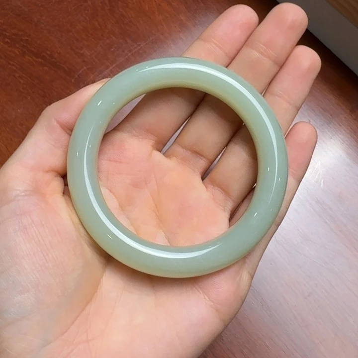 和田玉（糖玉）手镯未镶嵌兔****?