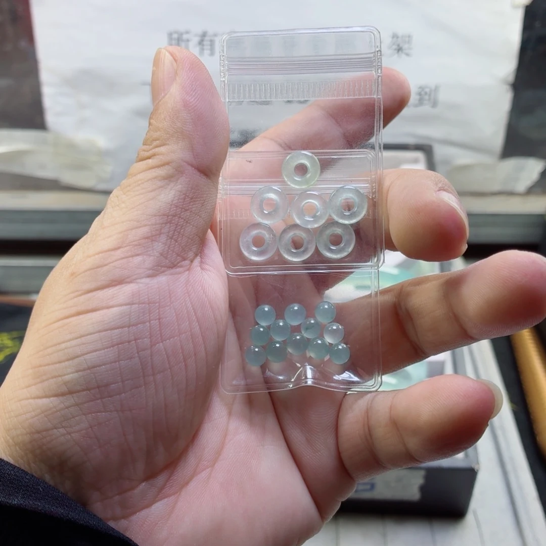 未镶嵌定制翡翠半**苇翡翠