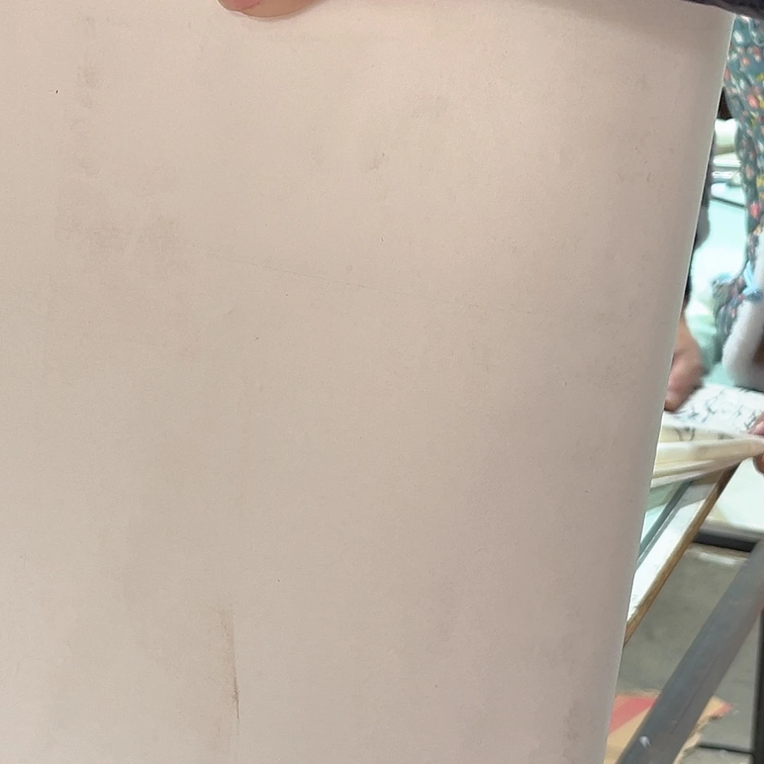 白色联系纸。