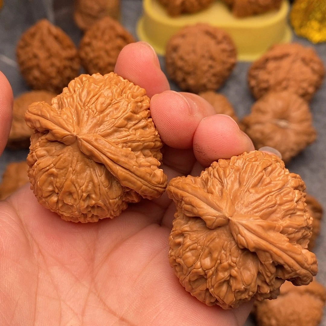 文玩核桃把件43.5全品毕业三角白狮子