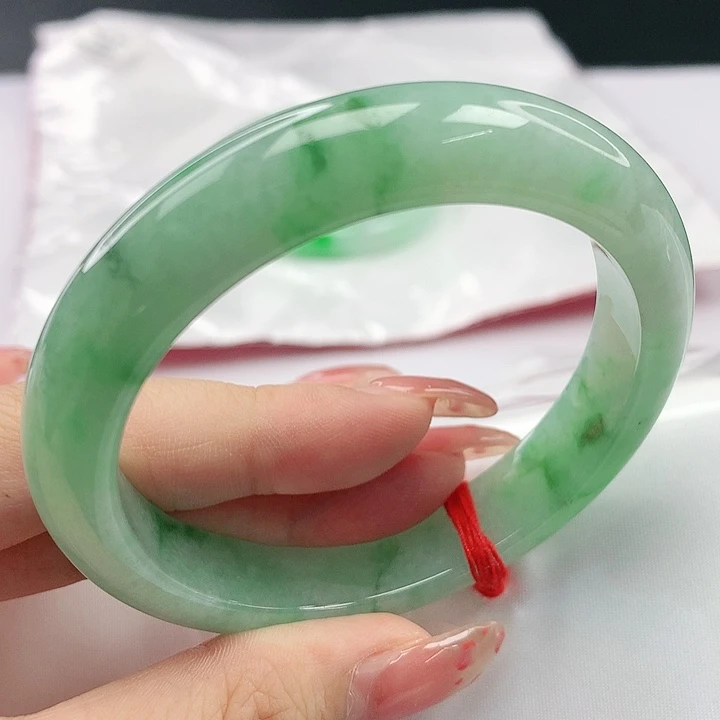 翡翠手镯未镶嵌，826