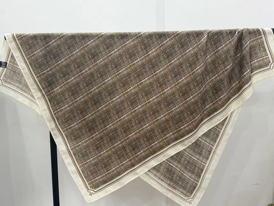 P11【格序款】时尚棉质单面85*85百搭舒适丝巾