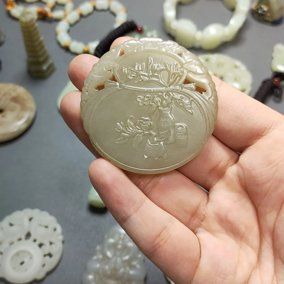 和田玉未镶嵌颈饰