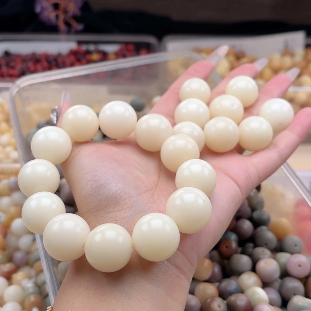 白玉菩提吊坠b20mm15颗。巨无霸白玉