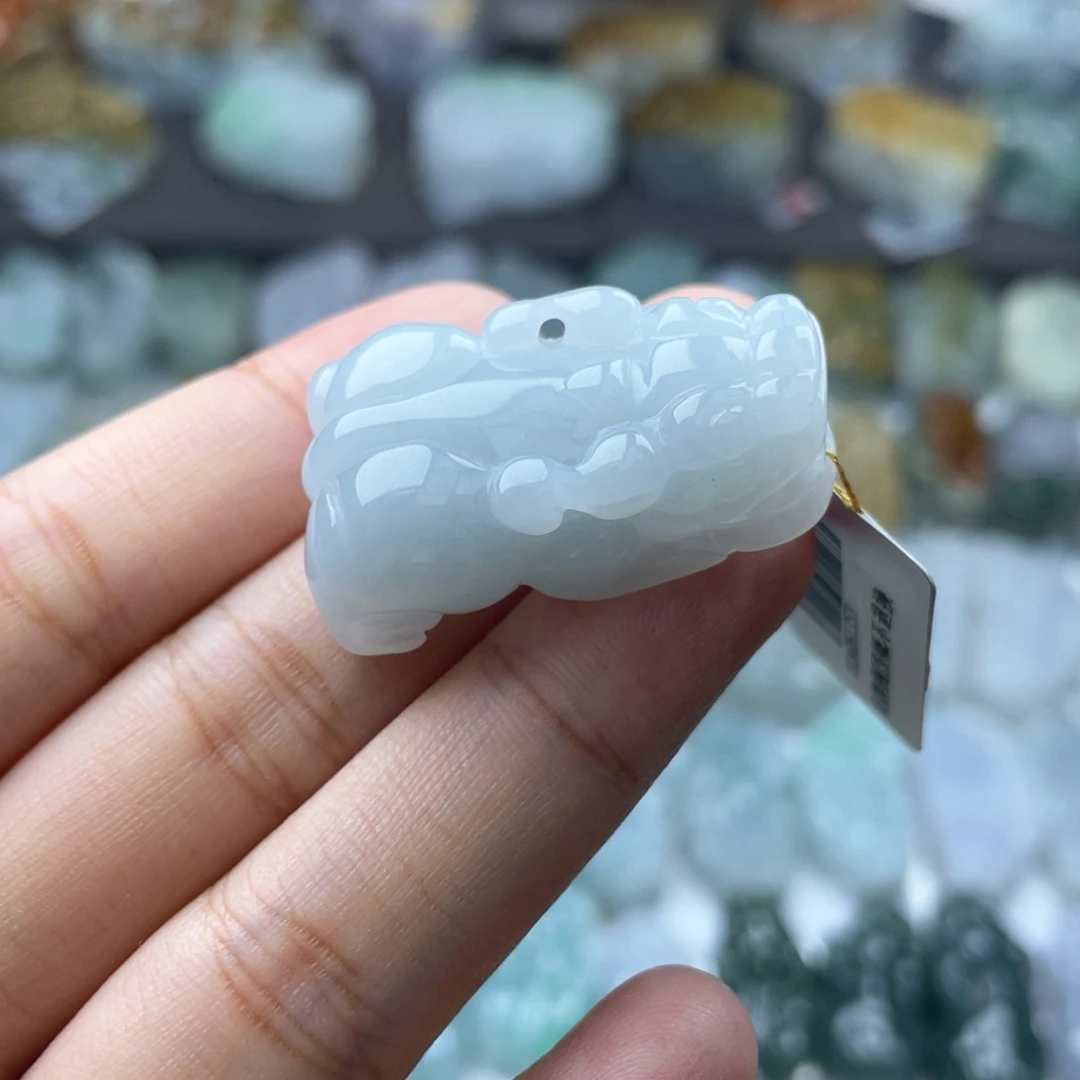 颈饰未镶嵌翡翠貔貅