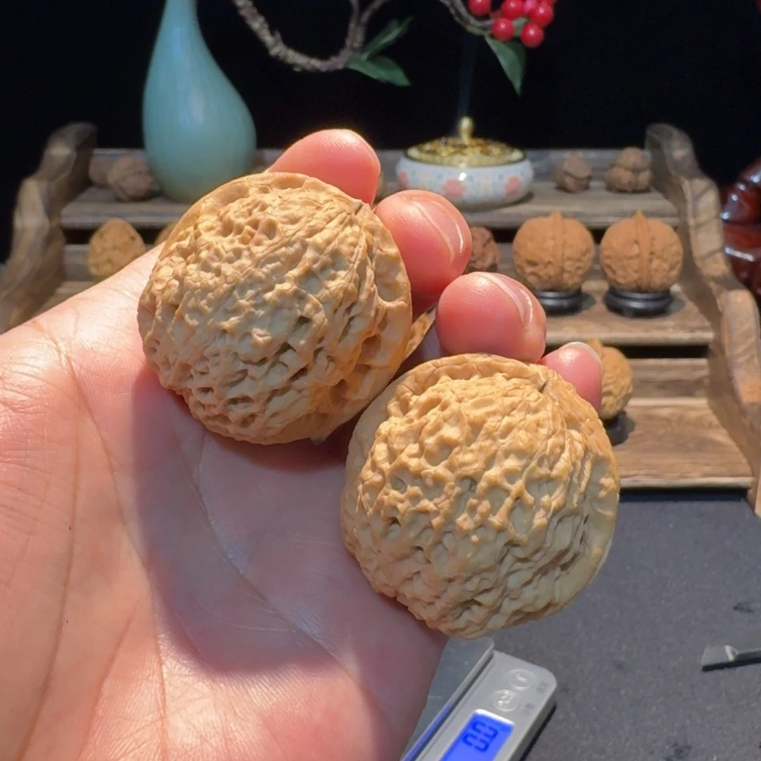 文玩核桃把件云南铁核桃12