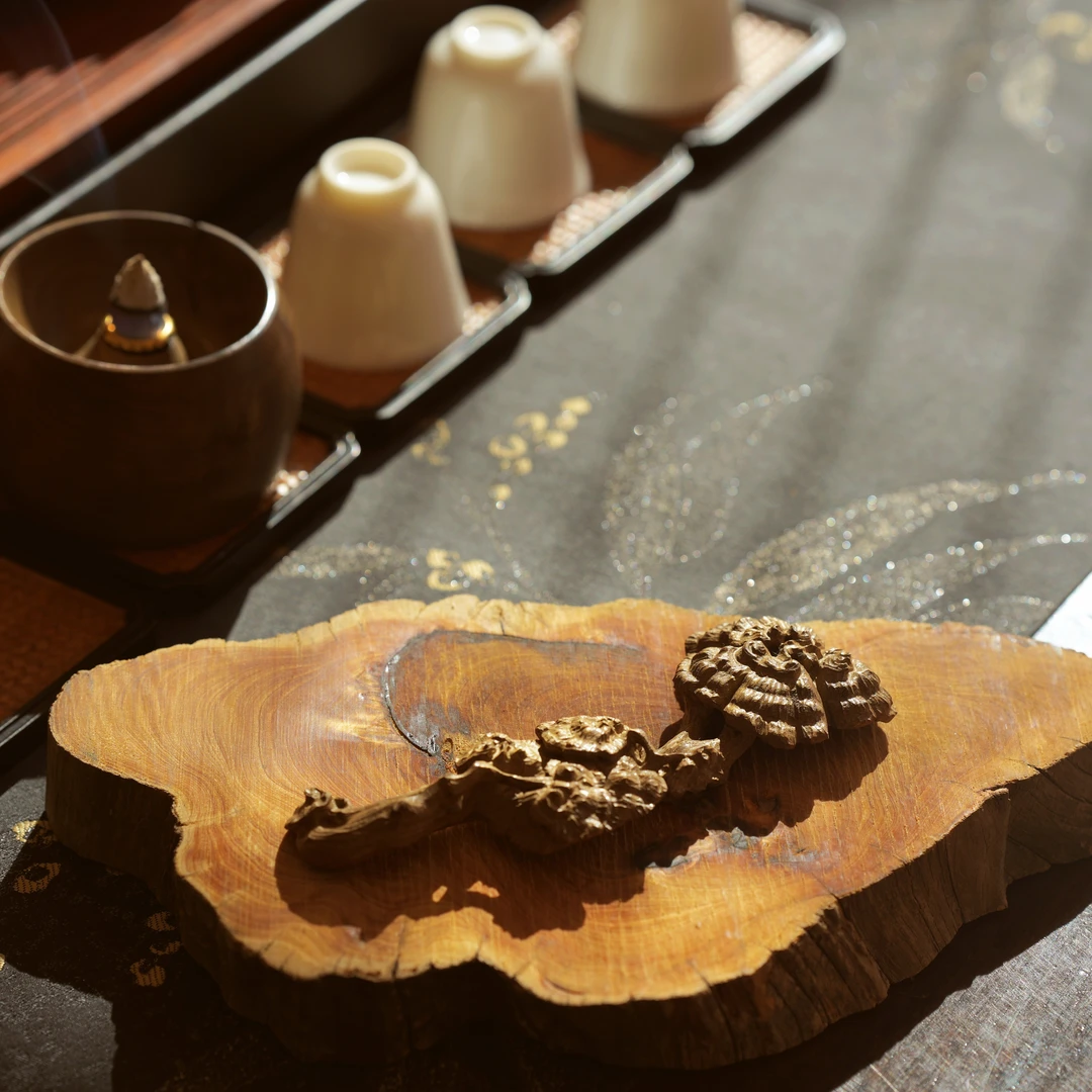 金丝楠小叶桢楠阴沉木精雕如意手把件