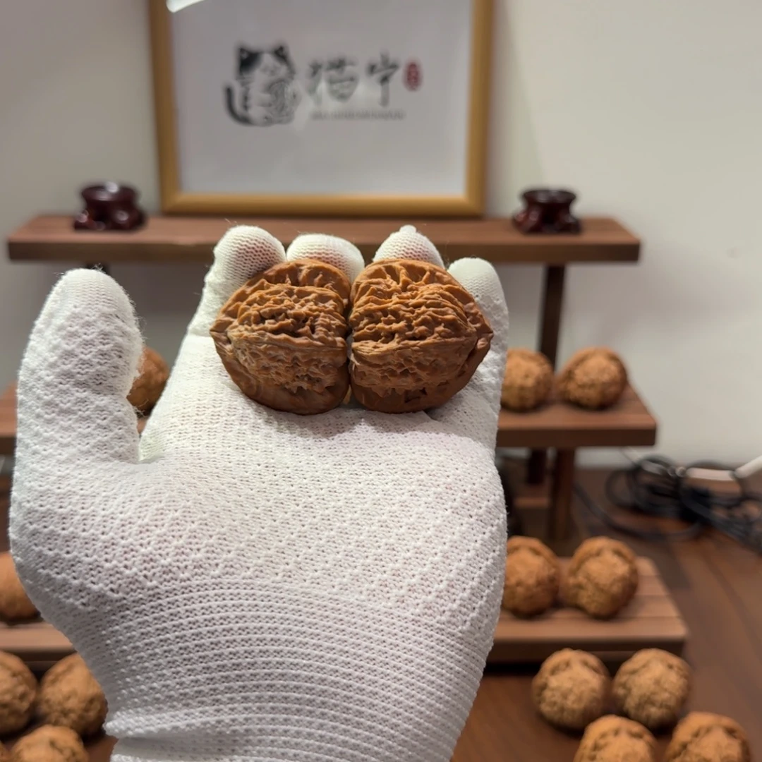 文玩核桃吊坠全品43等腰三角白