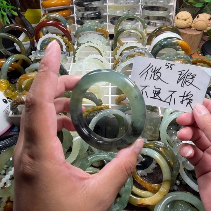 未镶嵌蛇纹石玉手镯玫***?