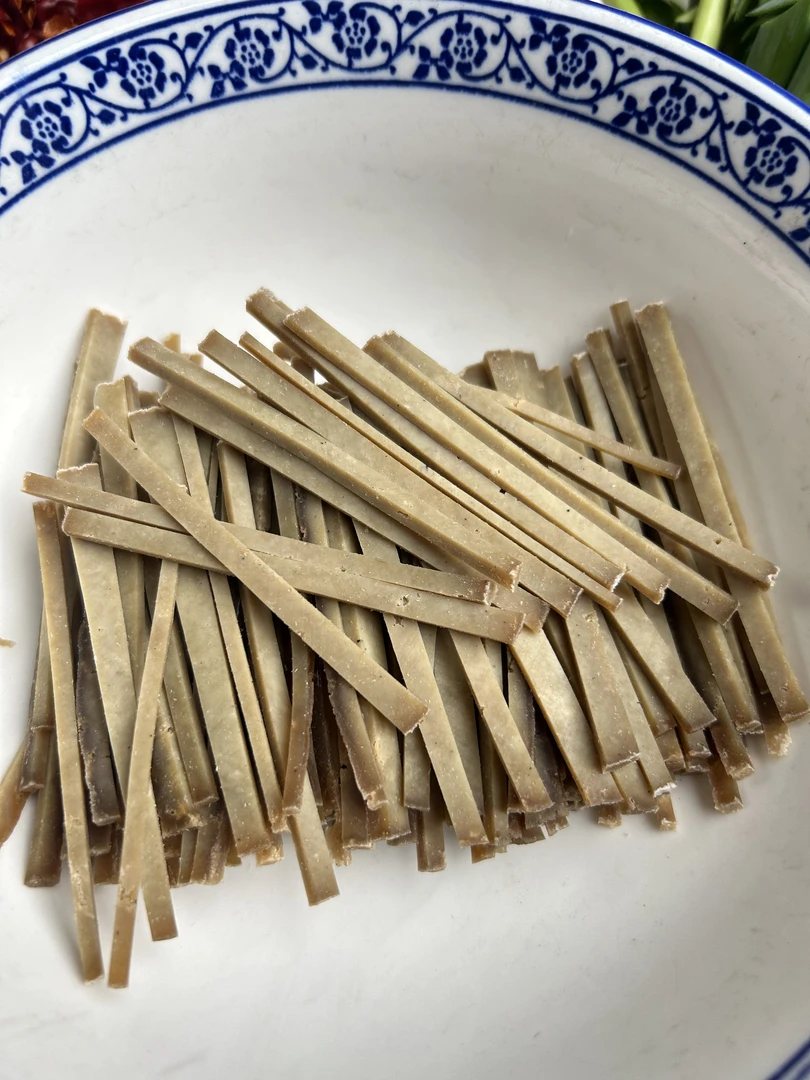 邳州特产自然晒干咸豆条徐州新沂切好的豆腐干