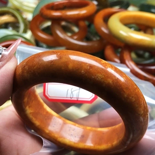 蛇纹石玉手镯未镶嵌剑*