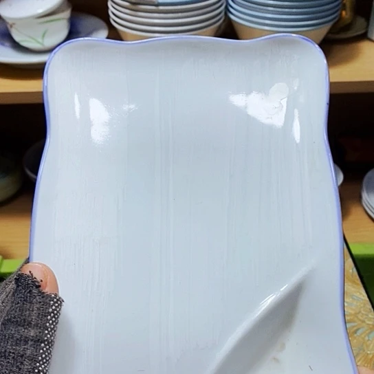 瓷片新年快乐。万事如意