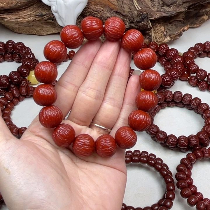 猴头核桃吊坠凤羽15